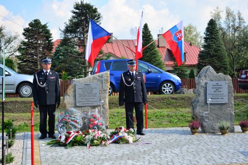 Odsłonięcie pomnika upamiętniającego ofiary operacji dukielsko-preszowskiej